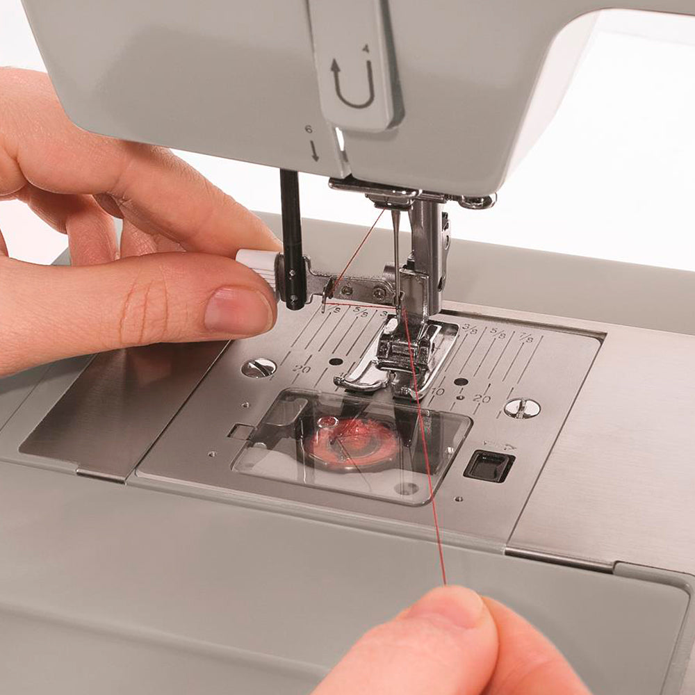 Máquina de Costura Singer Facilita Pro 4423 22 Pontos Base em Aço